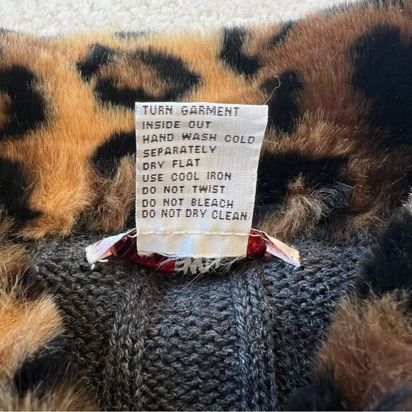 VTG Y2K SML Sweater Grey Ramie Blend Leopard Faux Collar Snap Front Flaw SZ L - Picture 7 of 11